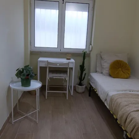 Modern - Ground Floor Hotel Lisbona